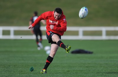 13.09.11 - Wales Rugby Training - Stephen Jones during training. 