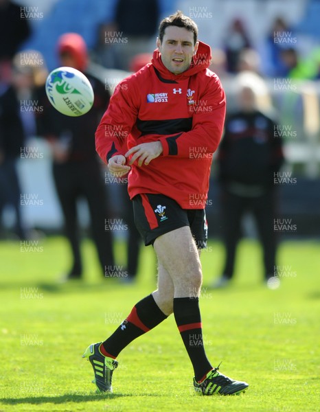 13.09.11 - Wales Rugby Training - Stephen Jones during training. 