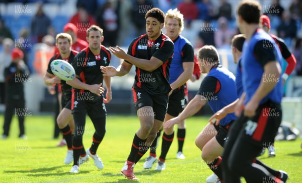 13.09.11 - Wales Rugby Training - Toby Faletau during training. 
