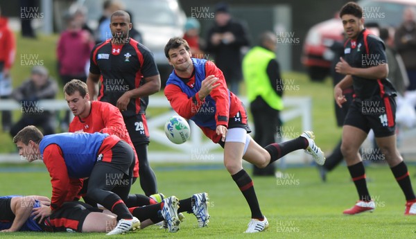 13.09.11 - Wales Rugby Training - Mike Phillips during training. 