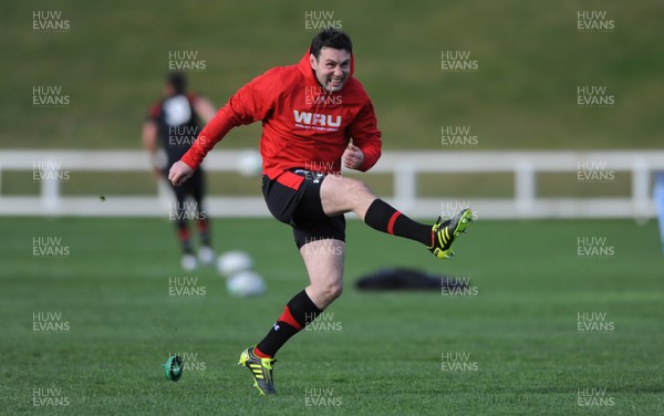 13.09.11 - Wales Rugby Training - Stephen Jones during training. 
