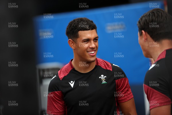 130923 - Wales Rugby Gym Session ahead of their game this weekend with Portugal - Rio Dyer during training