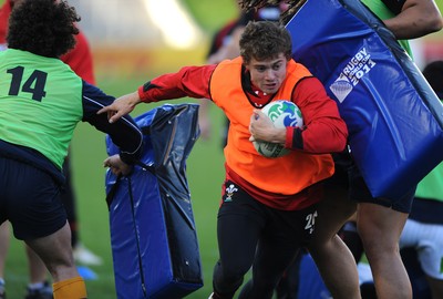 13.10.11 - Wales Rugby Training - Leigh Halfpenny during training. 