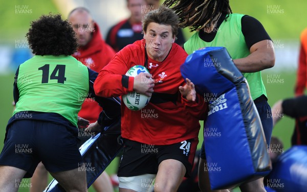 13.10.11 - Wales Rugby Training - Jonathan Davies during training. 