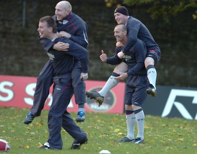 13.11.06 - Wales Rugby Training - (L- R) Matthew Rees, Tom Shanklin, Gareth Thomas and Martyn Williams during training 