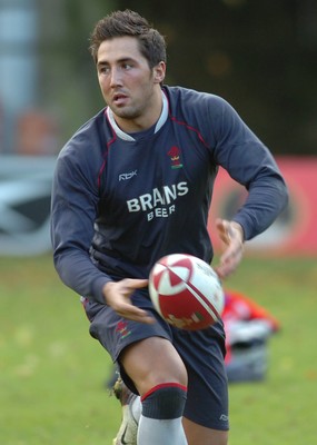 13.11.06 - Wales Rugby Training - Gavin Henson during training 