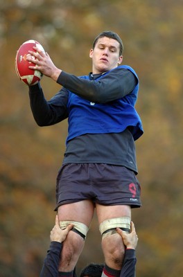 13.11.06 - Wales Rugby Training - Ian Evans during training 