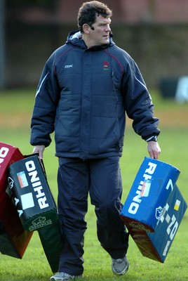 13.11.06 - Wales Rugby Training - Wales Coach, Gareth Jenkins during training 