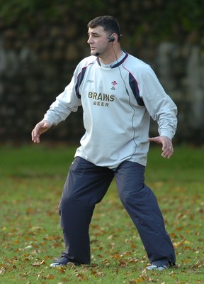 13.11.06 - Wales Rugby Training - Wales defence coach, Rowland Phillips during training 