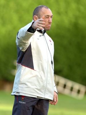 13.11.06 - Wales Rugby Training - Wales Forwards coach, Robin Mcbryde 