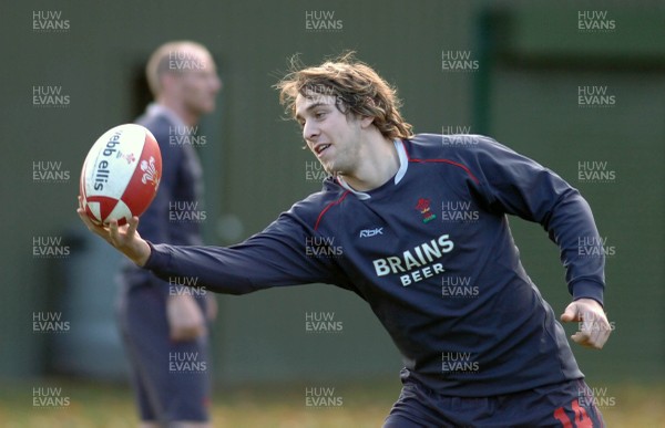 13.11.06 - Wales Rugby Training - Ryan Jones during training 