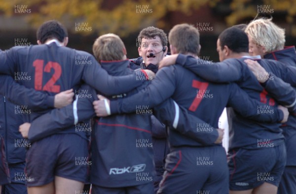 13.11.06 - Wales Rugby Training - Wales coach, Gareth Jenkins during training 