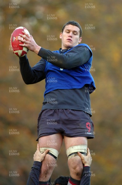 13.11.06 - Wales Rugby Training - Ian Evans during training 