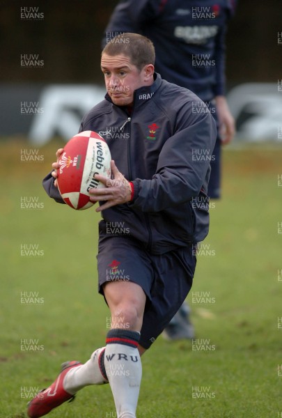 13.11.06 - Wales Rugby Training - Shane Williams during training 