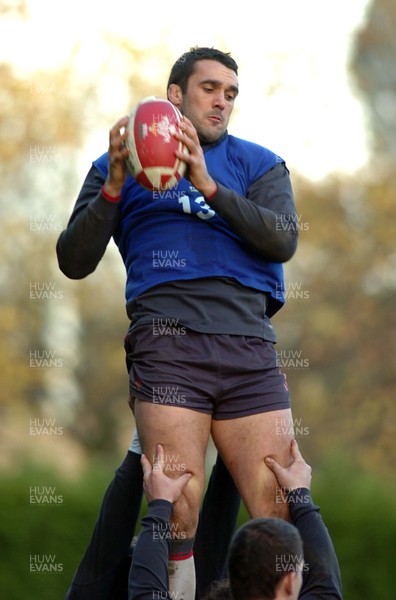 13.11.06 - Wales Rugby Training - Jonathan Thomas during training 