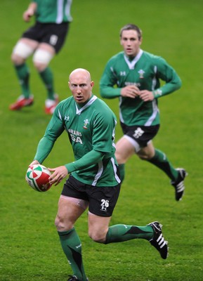 13.11.08 - Wales Rugby Training - Tom Shanklin in action during training. 