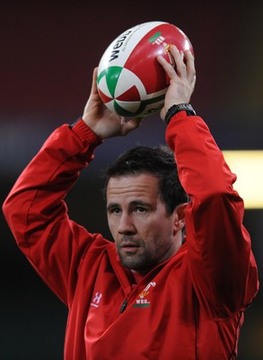 13.11.08 - Wales Rugby Training - Wales fitness coach, Craig White during training. 