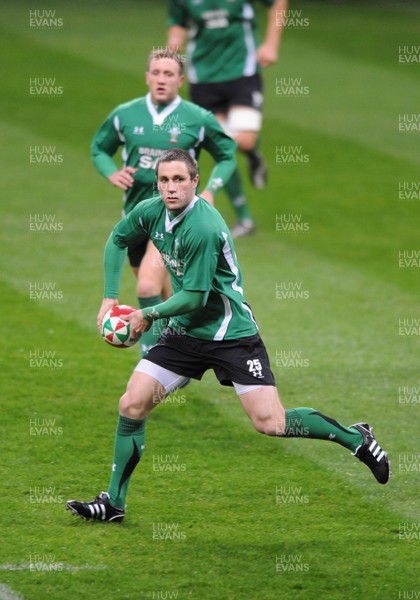 13.11.08 - Wales Rugby Training - Andrew Bishop in action during training. 