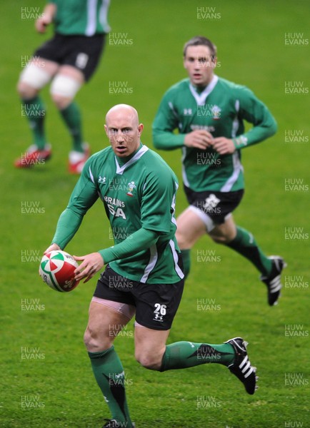 13.11.08 - Wales Rugby Training - Tom Shanklin in action during training. 