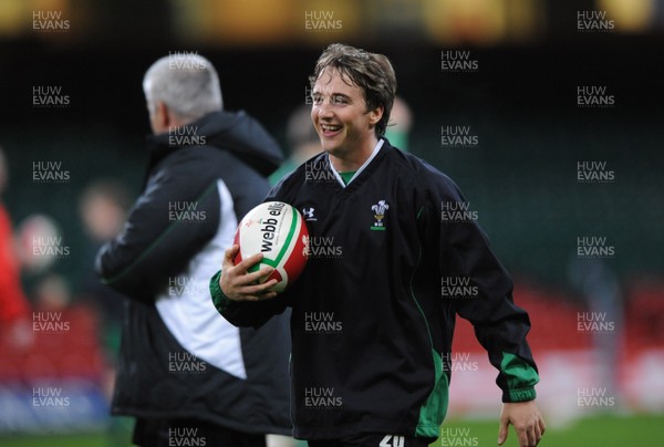 13.11.08 - Wales Rugby Training - Martin Roberts in action during training. 