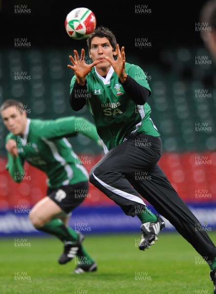 13.11.08 - Wales Rugby Training - James Hook in action during training. 