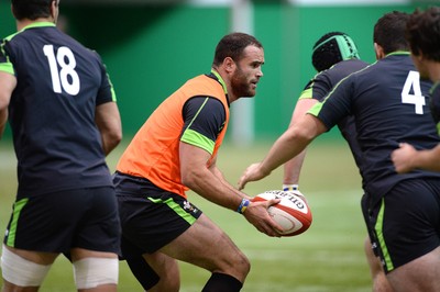 131114 - Wales Rugby Training -Jamie Roberts during training