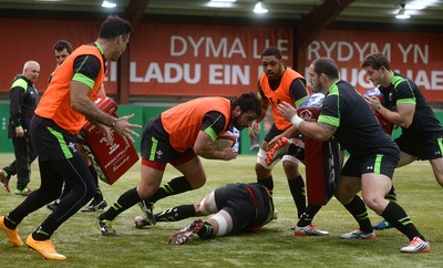 131114 - Wales Rugby Training -Scott Baldwin during training