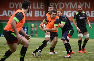 131114 - Wales Rugby Training -Justin Tipuric during training