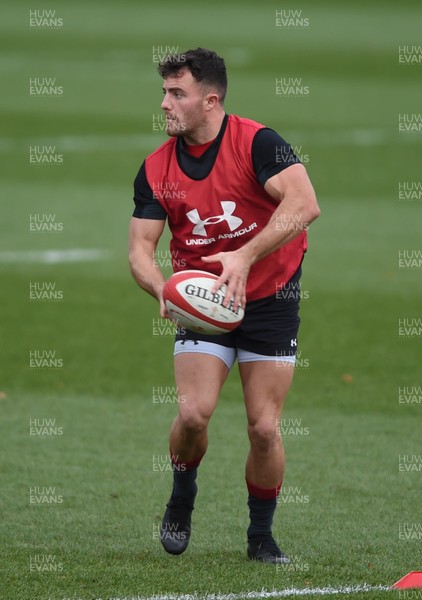 131118 - Wales Rugby Training - Luke Morgan during training