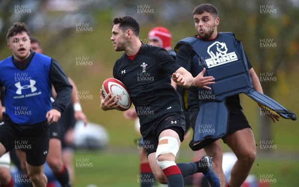 131118 - Wales Rugby Training - Tomos Williams during training