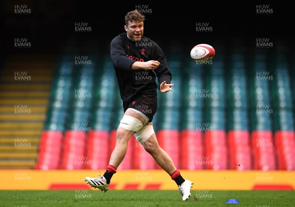 131121 - Wales Rugby Training - Will Rowlands during training