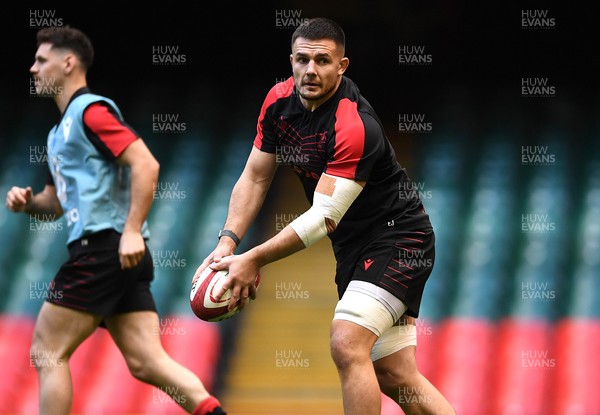 131121 - Wales Rugby Training - Ellis Jenkins during training