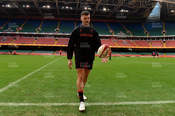 131121 - Wales Rugby Training - Johnny Williams during training