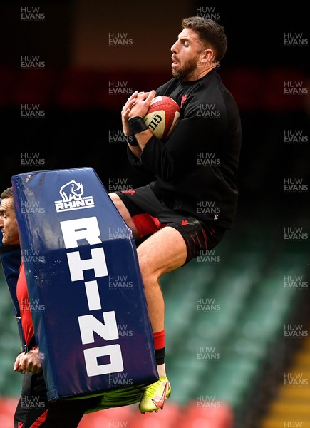 131121 - Wales Rugby Training - Alex Cuthbert during training