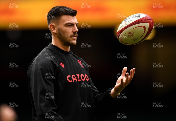 131121 - Wales Rugby Training - Johnny Williams during training
