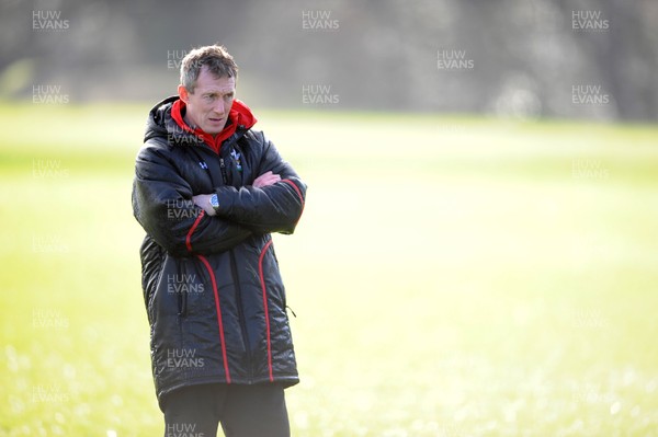 140213 - Wales Rugby Training -Rob Holwey during training