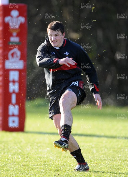 140213 - Wales Rugby Training -Jonathan Davies during training