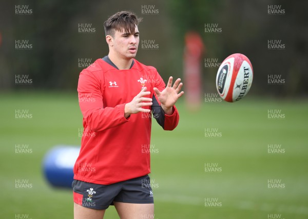 140220 - Wales Rugby Training - Taine Basham during training