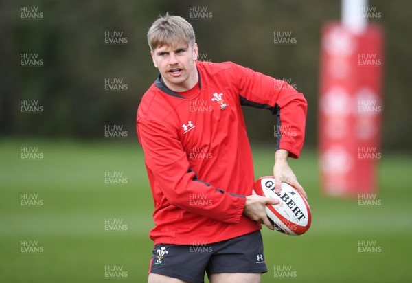 140220 - Wales Rugby Training - Aaron Wainwright during training