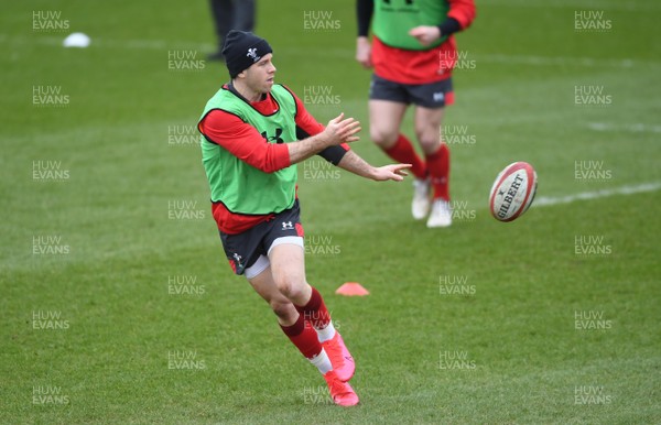 140220 - Wales Rugby Training - Gareth Davies during training