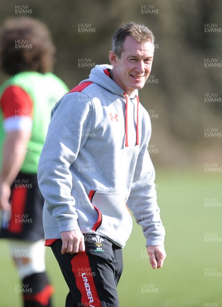 140313 - Wales Rugby Training -Rob Howley during training