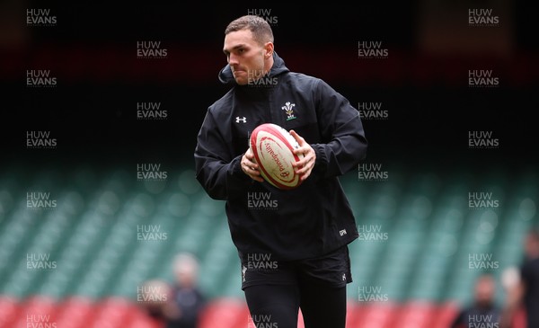 140319 - Wales Rugby Training - George North during training