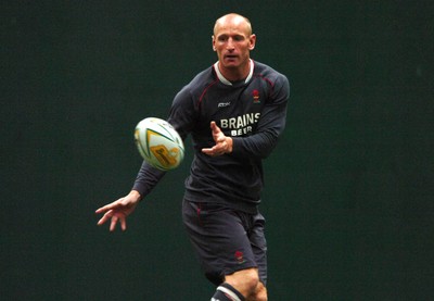 14.05.07 - Wales Rugby Training - Gareth Thomas during training 