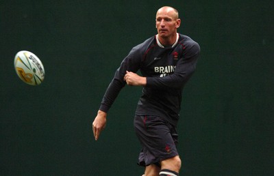 14.05.07 - Wales Rugby Training - Gareth Thomas during training 