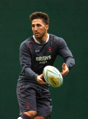14.05.07 - Wales Rugby Training - Gavin Henson during training 