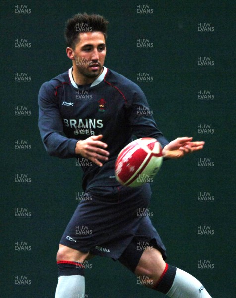 14.05.07 - Wales Rugby Training - Gavin Henson during training 