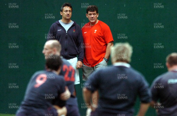 14.05.07 - Wales Rugby Training - Coach, Gareth Jenkins(R) and assistant, Nigel Davies during training 