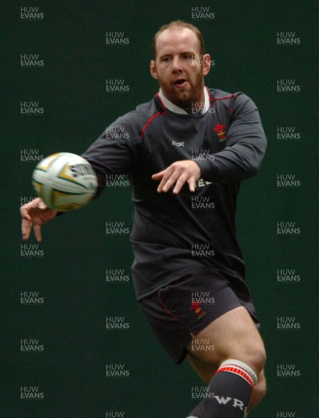 14.05.07 - Wales Rugby Training - Ceri Jones during training 
