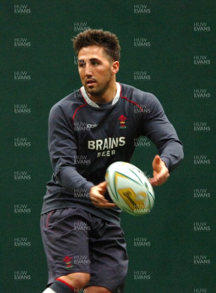 14.05.07 - Wales Rugby Training - Gavin Henson during training 