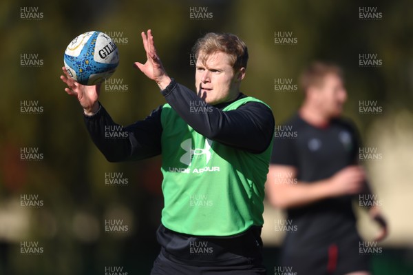 140618 - Wales Rugby Training - Aled Davies during training